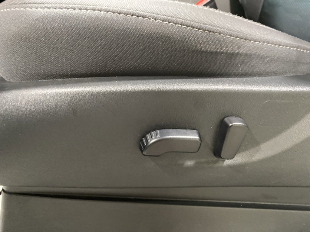 Used 2024 Nissan Frontier SV image 23