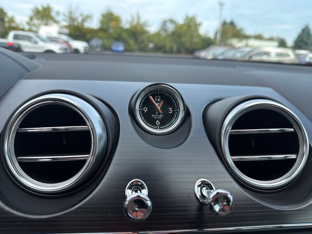 Used 2019 Bentley Bentayga AWD/4WD image 26