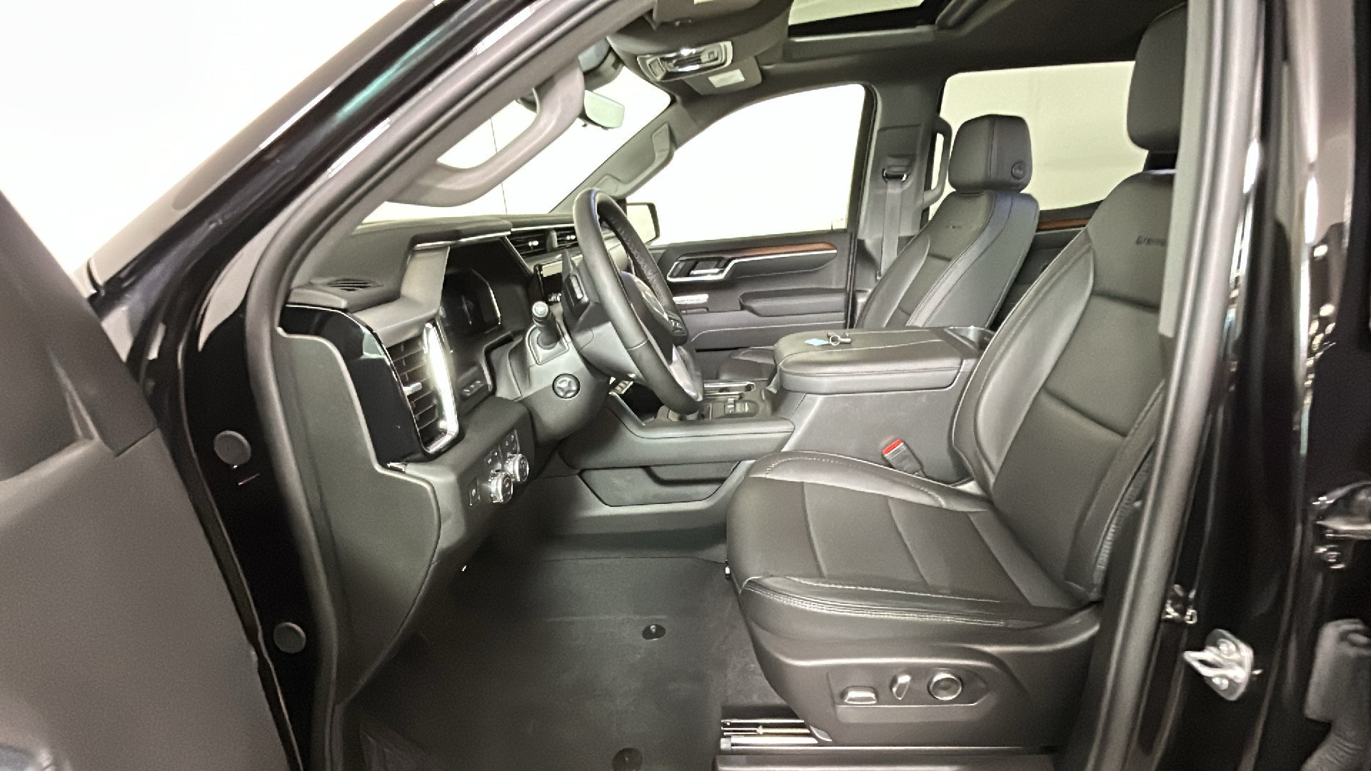 New 2026 GMC Sierra 1500 Denali w/ Technology Package AWD/4WD image 14