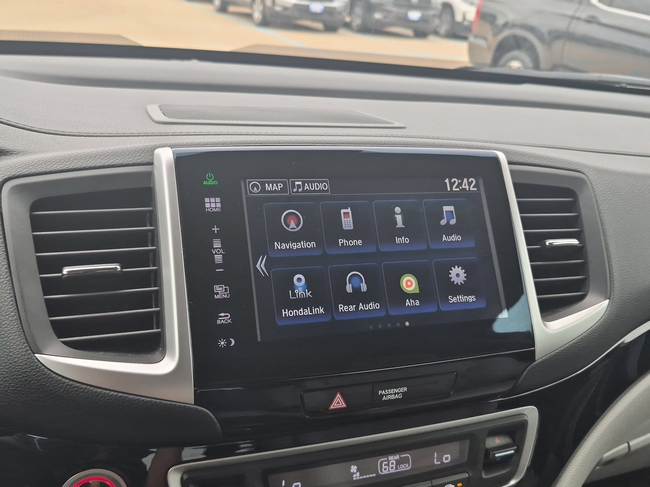 Used 2016 Honda Pilot Touring image 18