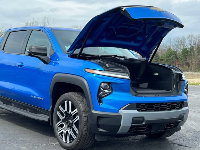 New 2026 Chevrolet Silverado EV LT AWD/4WD image 8