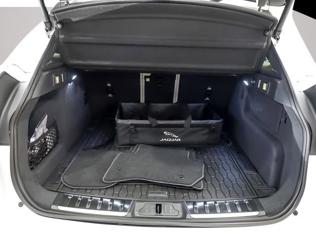 Used 2025 Jaguar F-PACE R-Dynamic S image 27