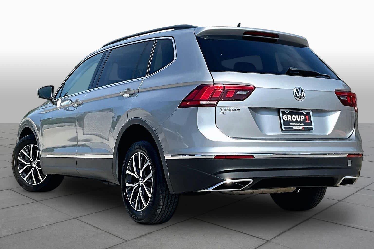 Used 2020 Volkswagen Tiguan SE w/ Panoramic Sunroof Package FWD image 12