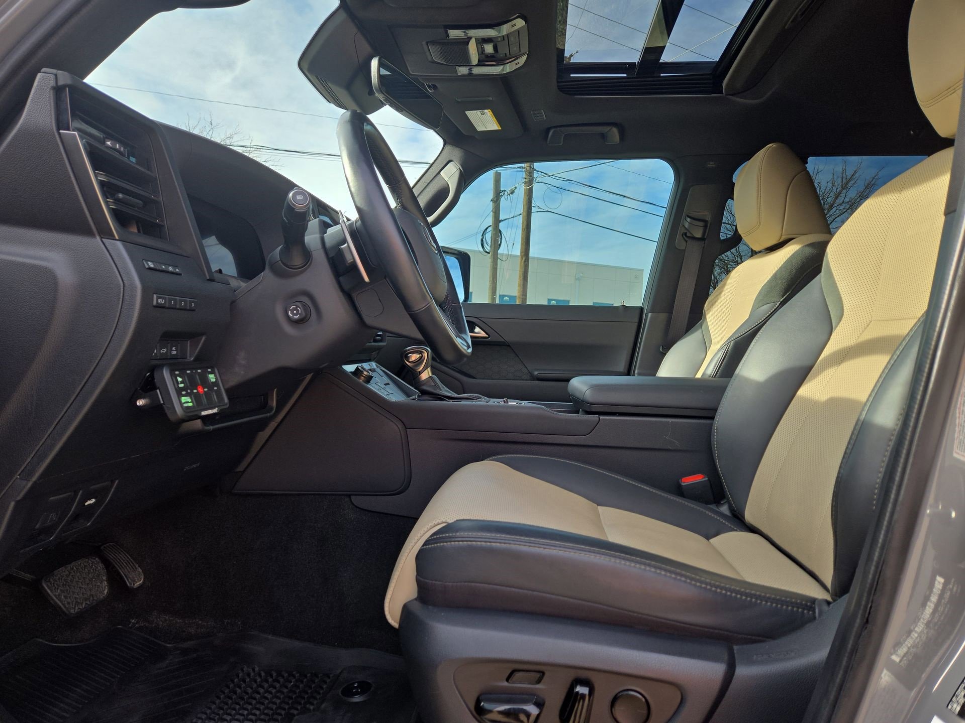 Used 2024 Lexus GX 550 image 16