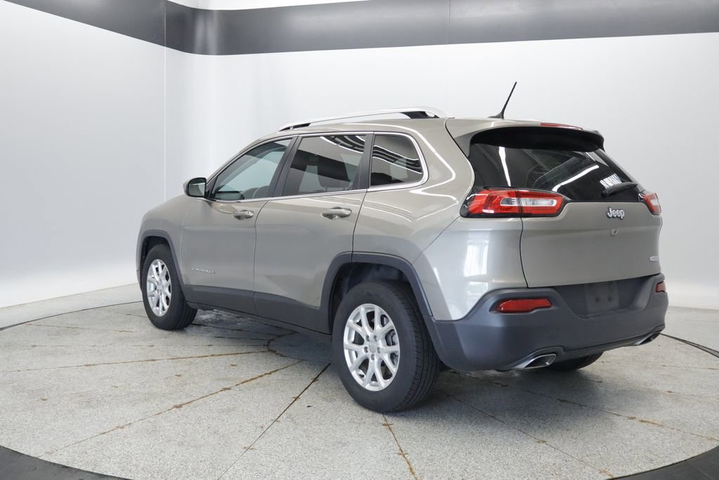 Certified 2016 Jeep Cherokee Latitude w/ Cold Weather Group FWD image 3