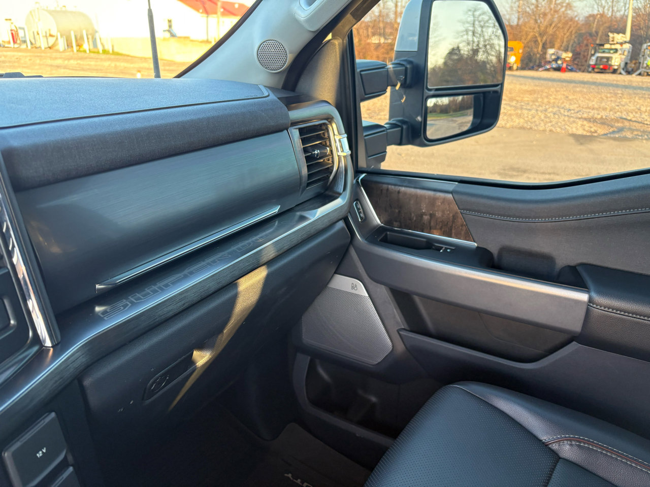 Used 2023 Ford F350 Lariat image 26