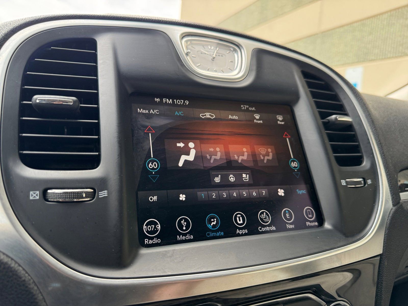 Used 2018 Chrysler 300 Limited w/ Harman/Kardon Audio Group image 26