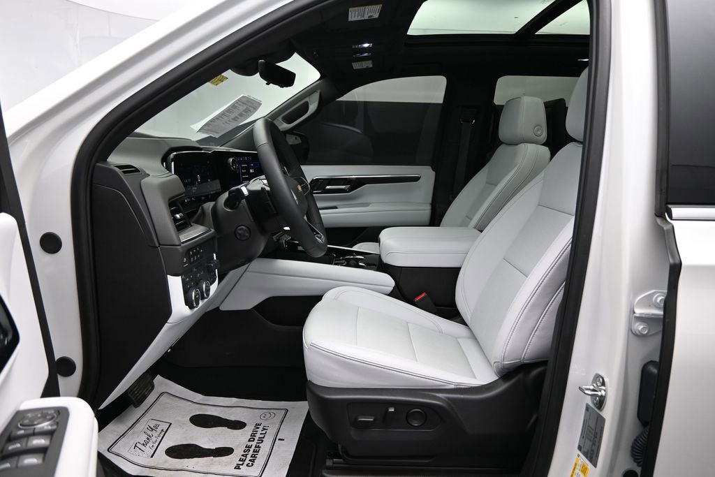 Used 2025 Chevrolet Tahoe Premier AWD/4WD image 9