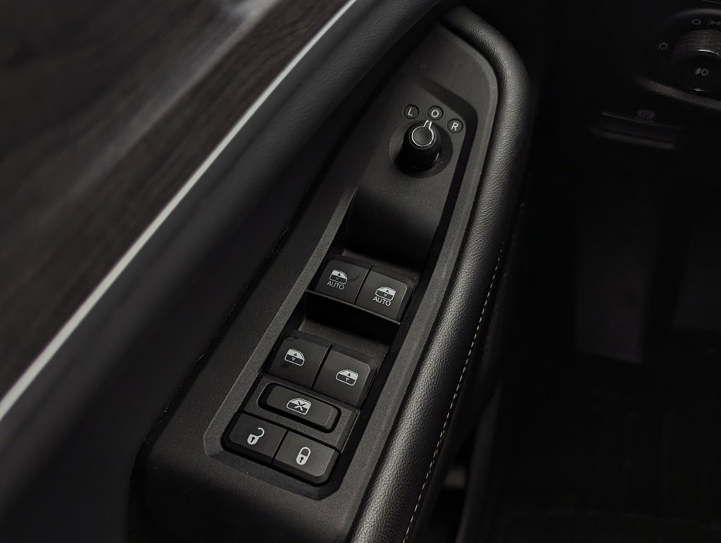 Used 2023 Jeep Grand Cherokee Limited image 34