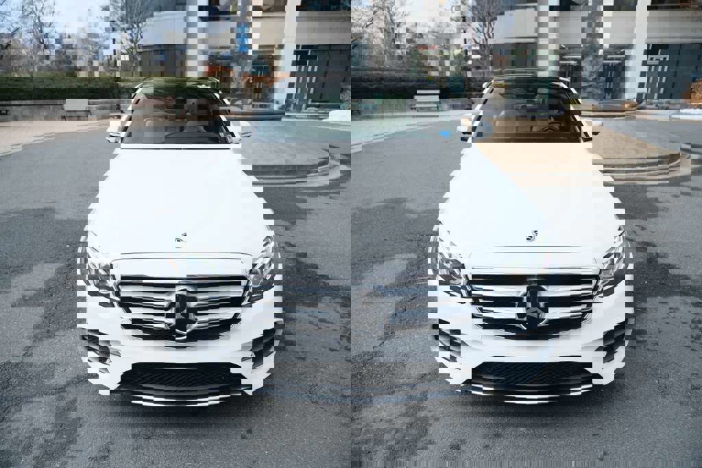 Used 2018 Mercedes-Benz E 300 w/ Premium 3 Package (Q03) image 3