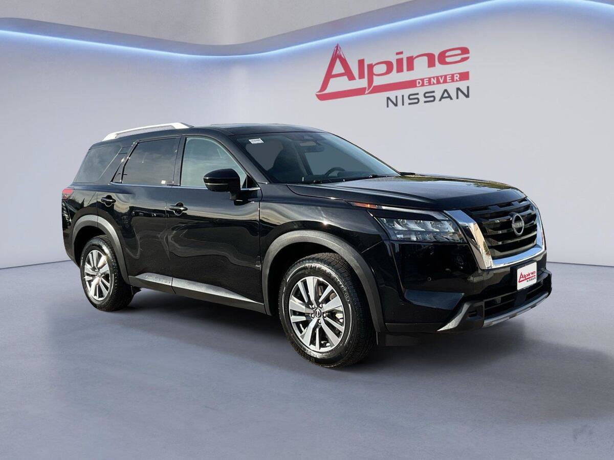 Used 2025 Nissan Pathfinder SL AWD/4WD image 7