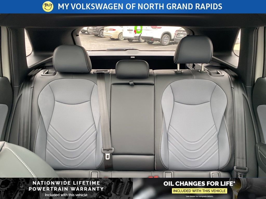 New 2026 Volkswagen Tiguan SE R-Line image 16