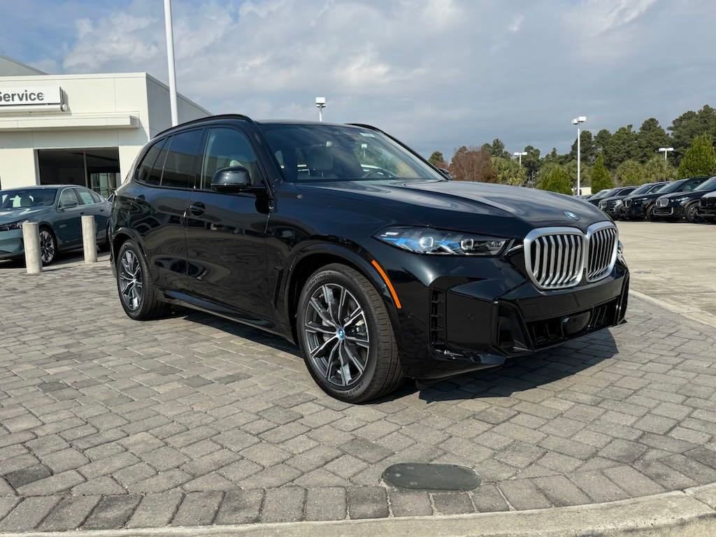 Used 2025 BMW X5 xDrive50e w/ M Sport Package image 7