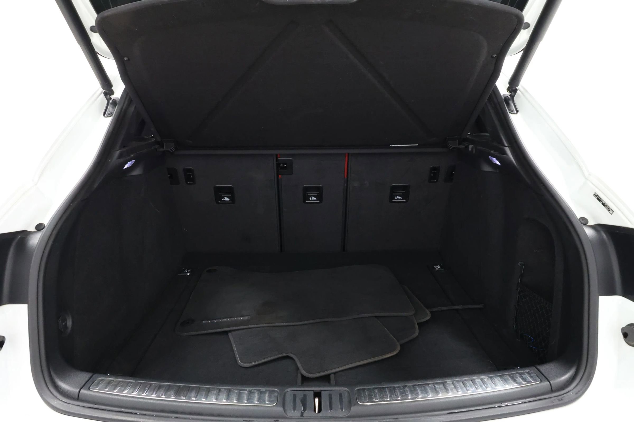 Used 2022 Porsche Macan image 56