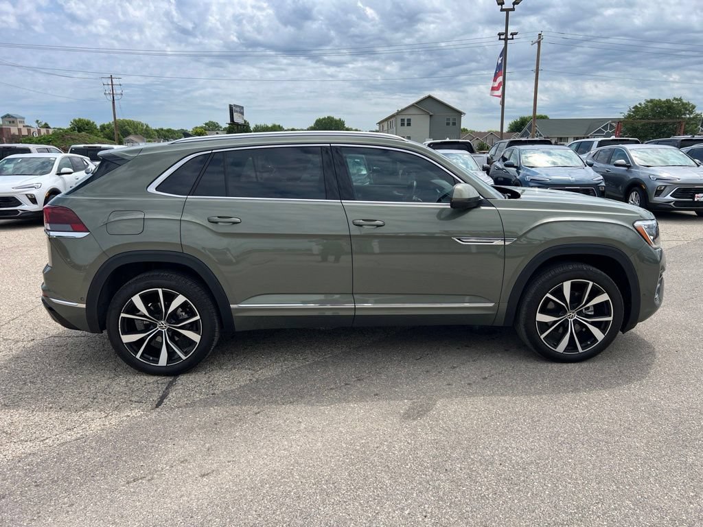 Used 2026 Volkswagen Atlas Cross Sport SEL Premium R-Line AWD/4WD image 11