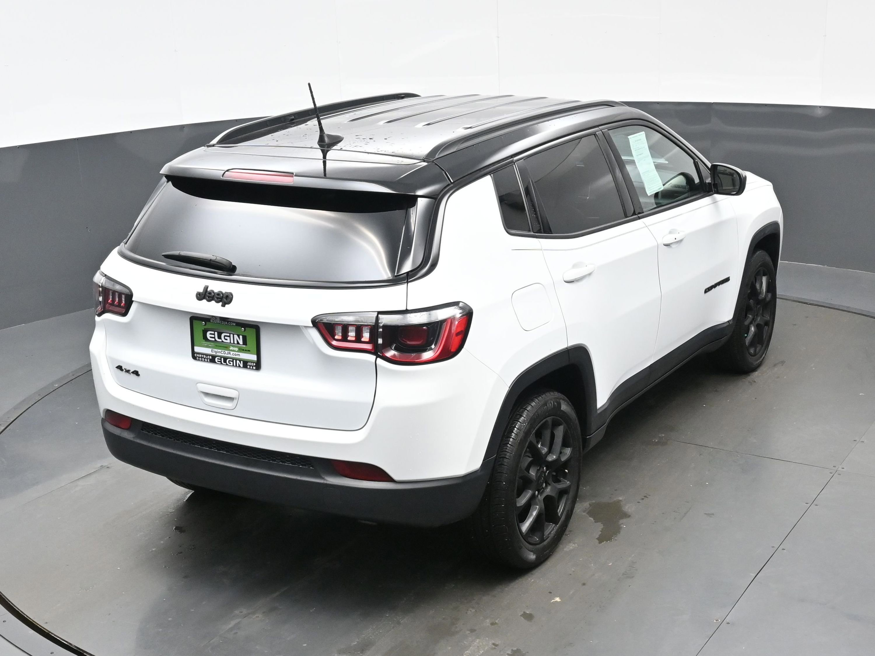 Used 2024 Jeep Compass Latitude w/ Convenience Group image 37