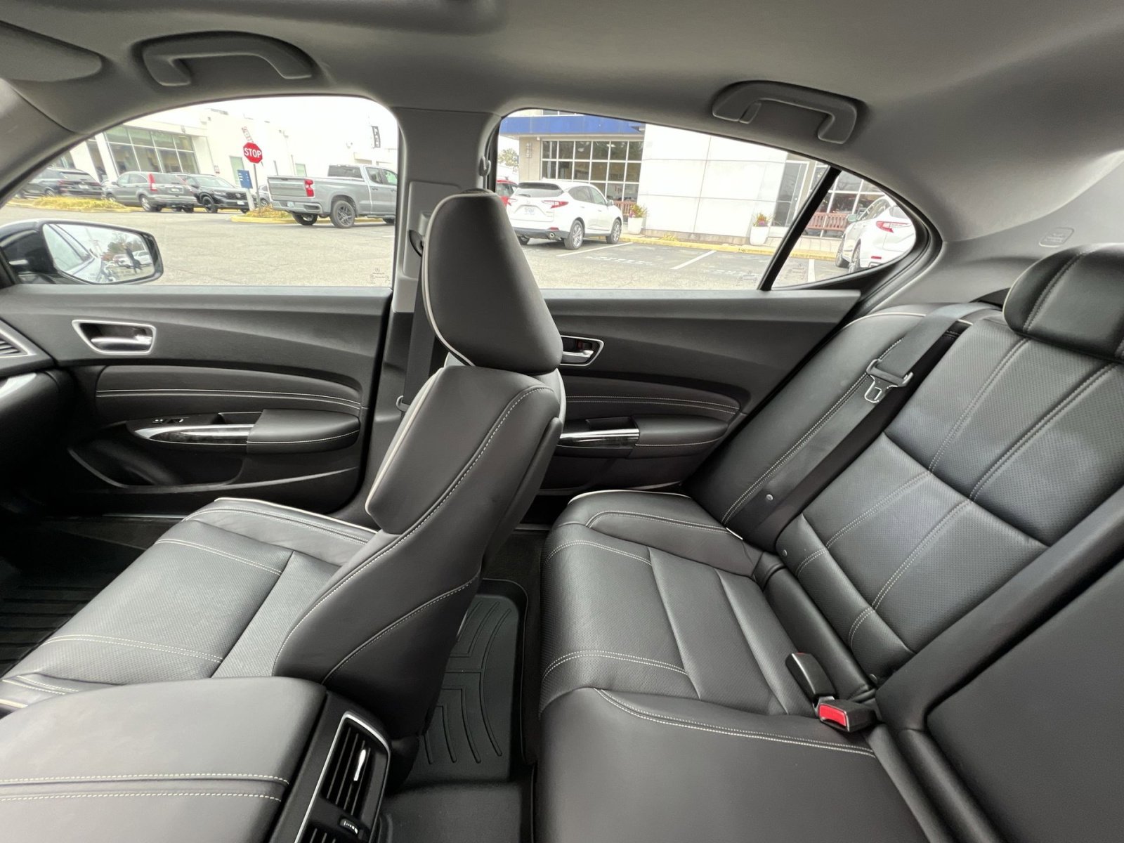 Used 2018 Acura TLX V6 SH-AWD w/ Technology Pkg image 3