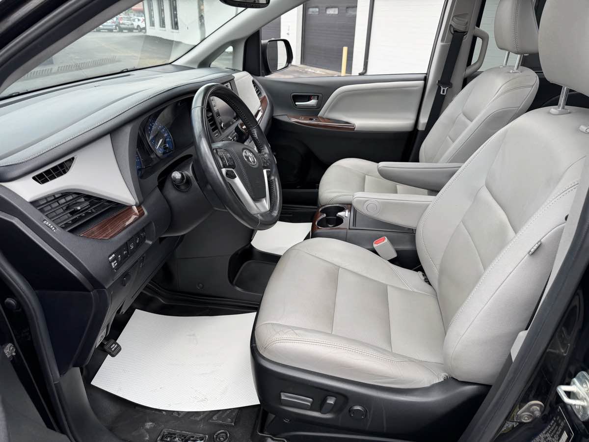 Used 2019 Toyota Sienna Limited Premium w/ Protection Package AWD/4WD image 12