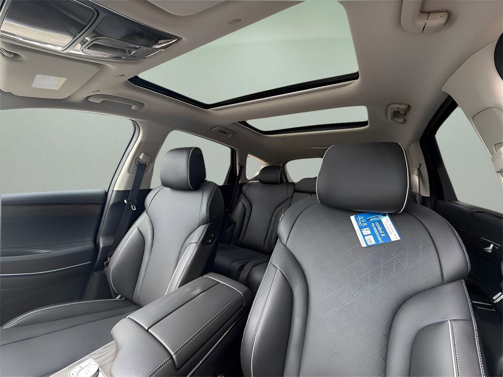 Used 2025 Genesis GV80 2.5T Prestige image 18