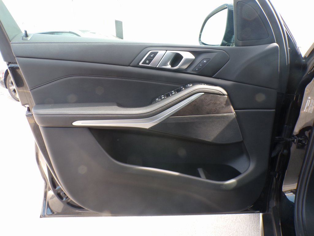 Used 2023 BMW X5 xDrive40i w/ Premium Package image 12