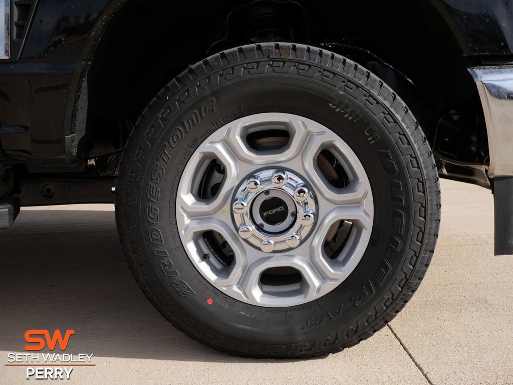 New 2026 Ford F250 XLT w/ FX4 Off-Road Package image 11