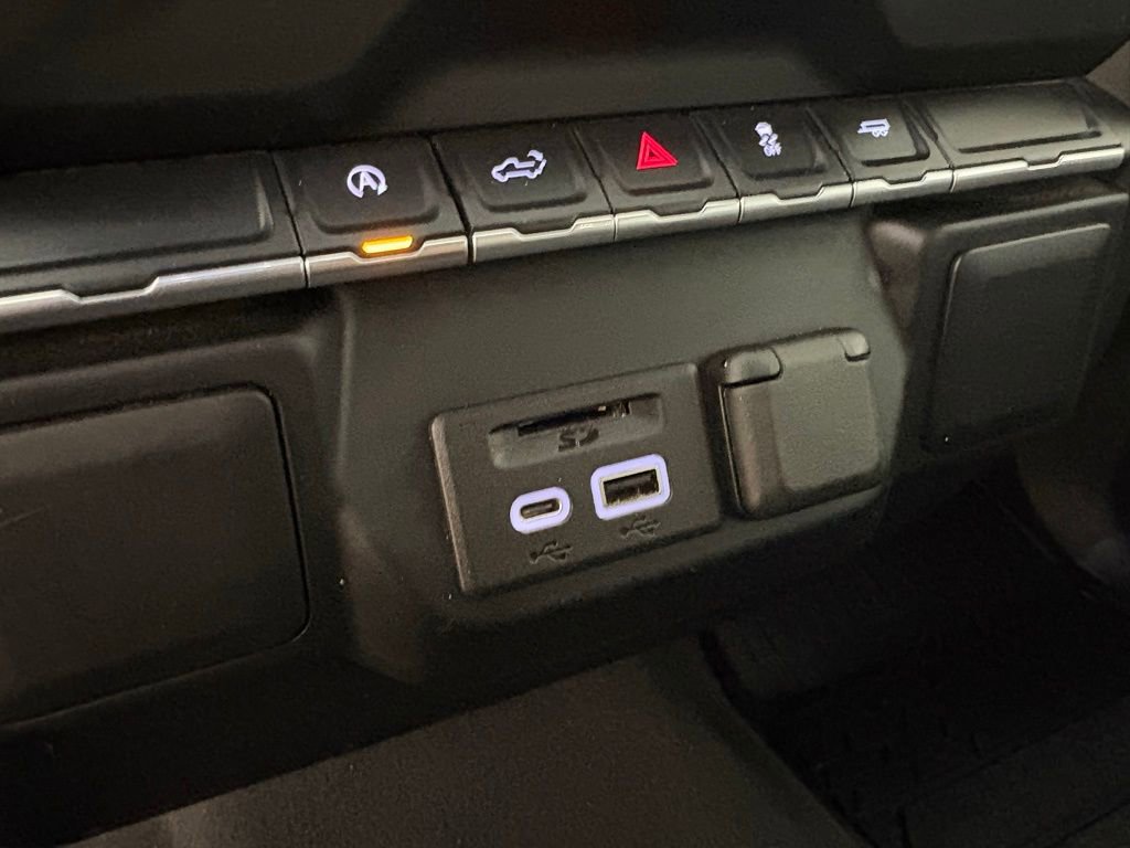 Used 2022 Chevrolet Silverado 1500 Custom image 34