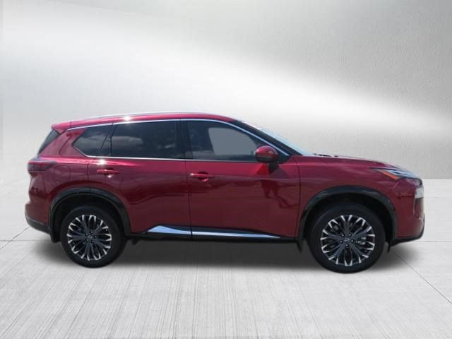 Used 2026 Nissan Rogue Platinum w/ Tech Package AWD/4WD image 2