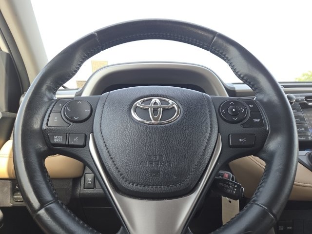 Used 2017 Toyota RAV4 XLE AWD/4WD image 16