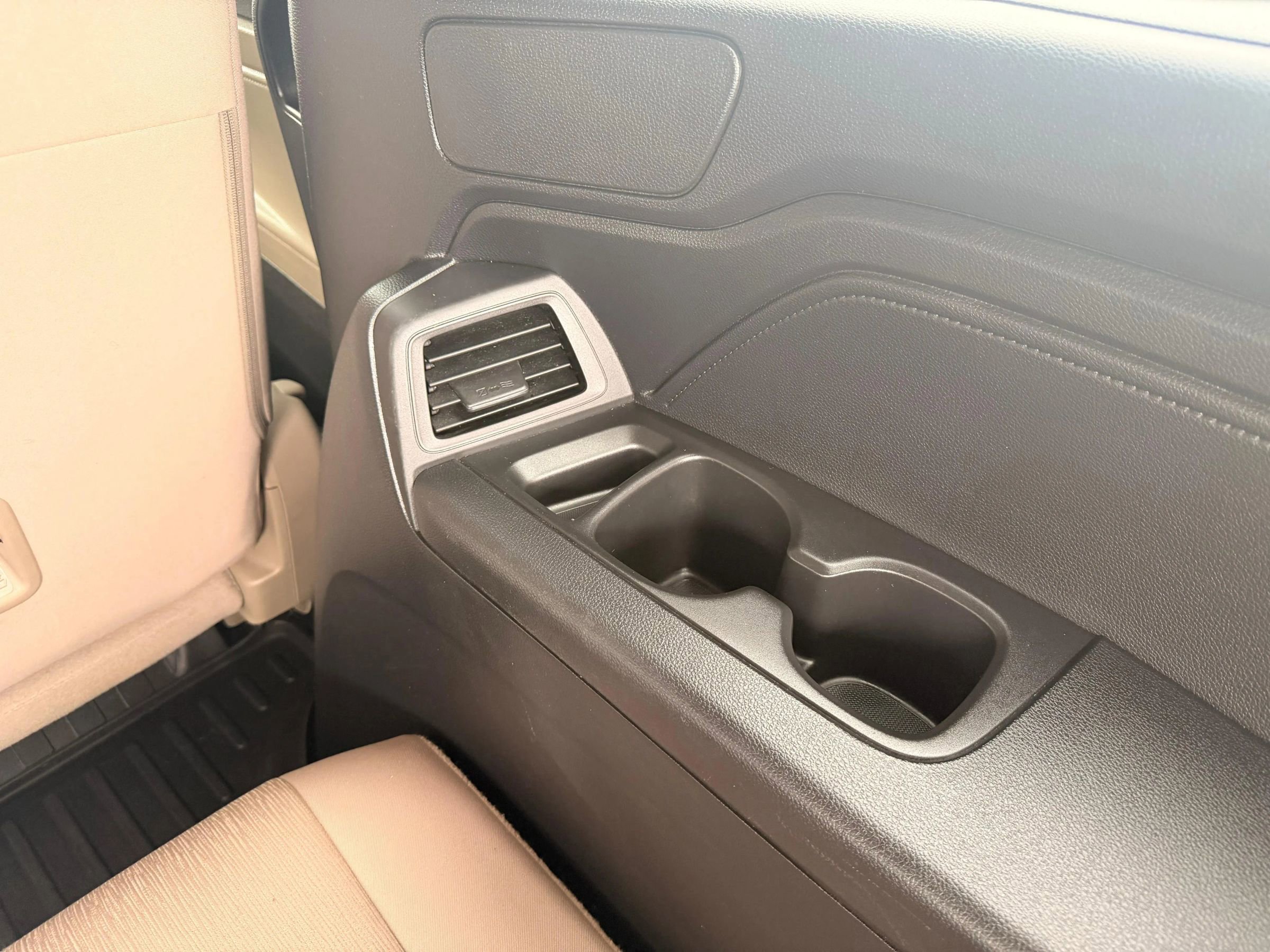 Used 2018 Honda Odyssey LX image 18