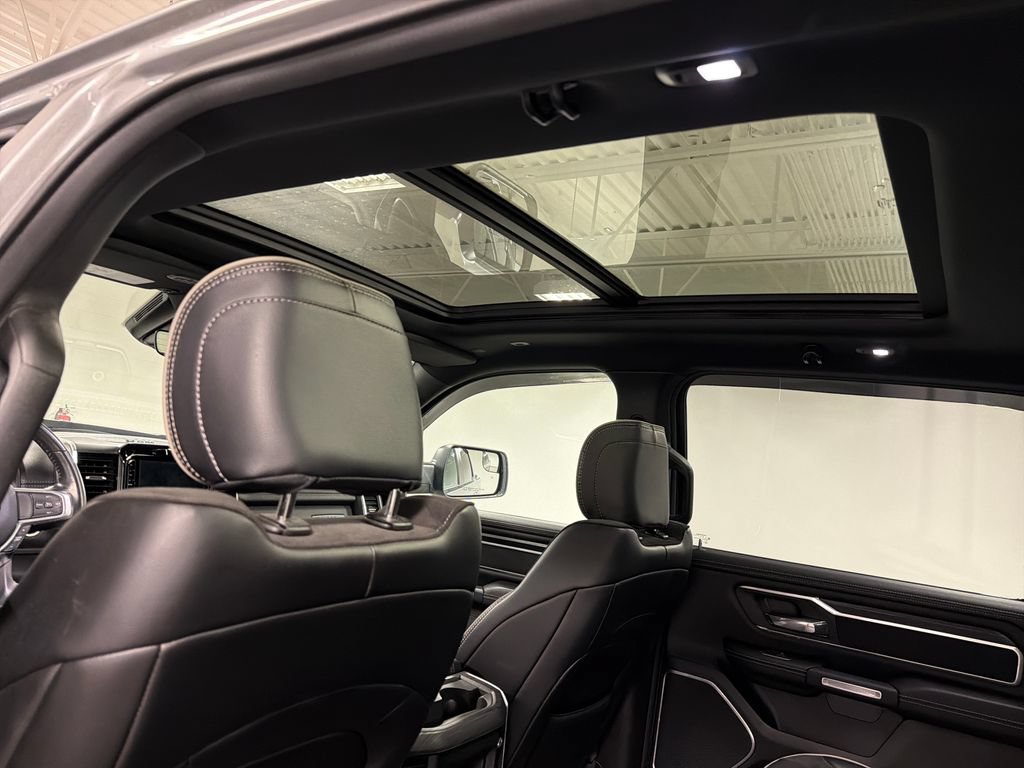 Used 2023 RAM 1500 Laramie AWD/4WD image 29