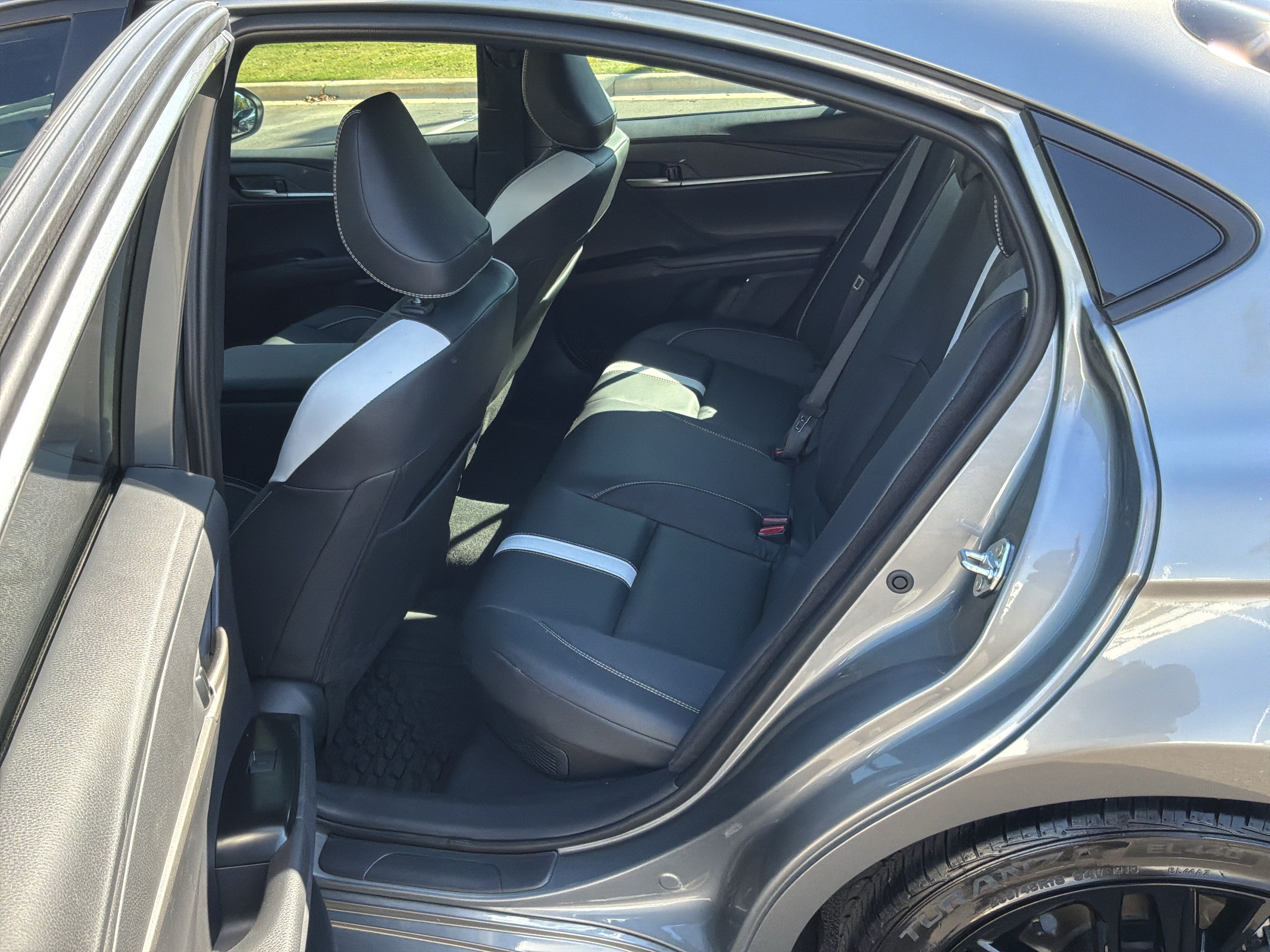 Used 2026 Toyota Camry SE FWD image 30