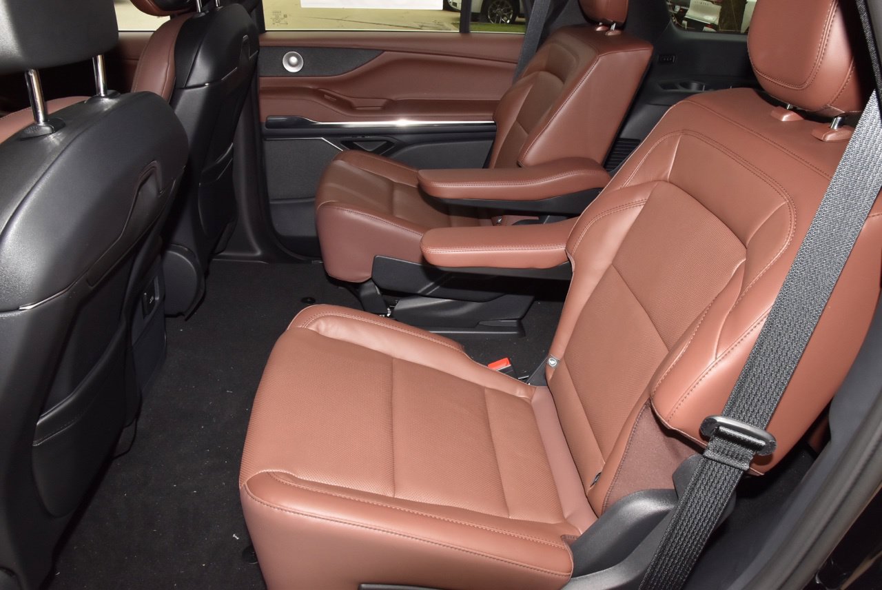 New 2026 Lincoln Navigator Reserve AWD/4WD image 14