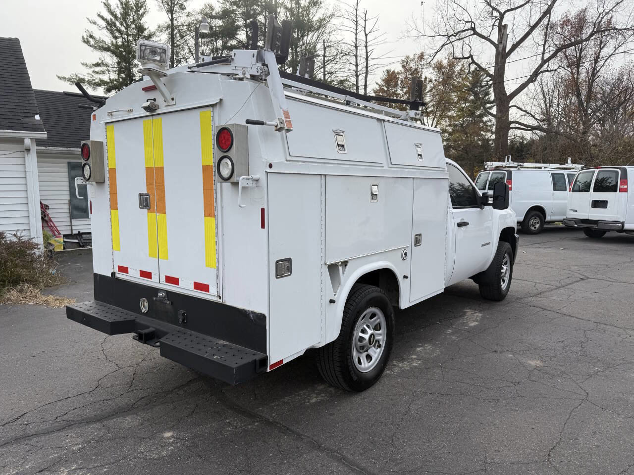 Used 2013 Chevrolet Silverado 3500 W/T image 3