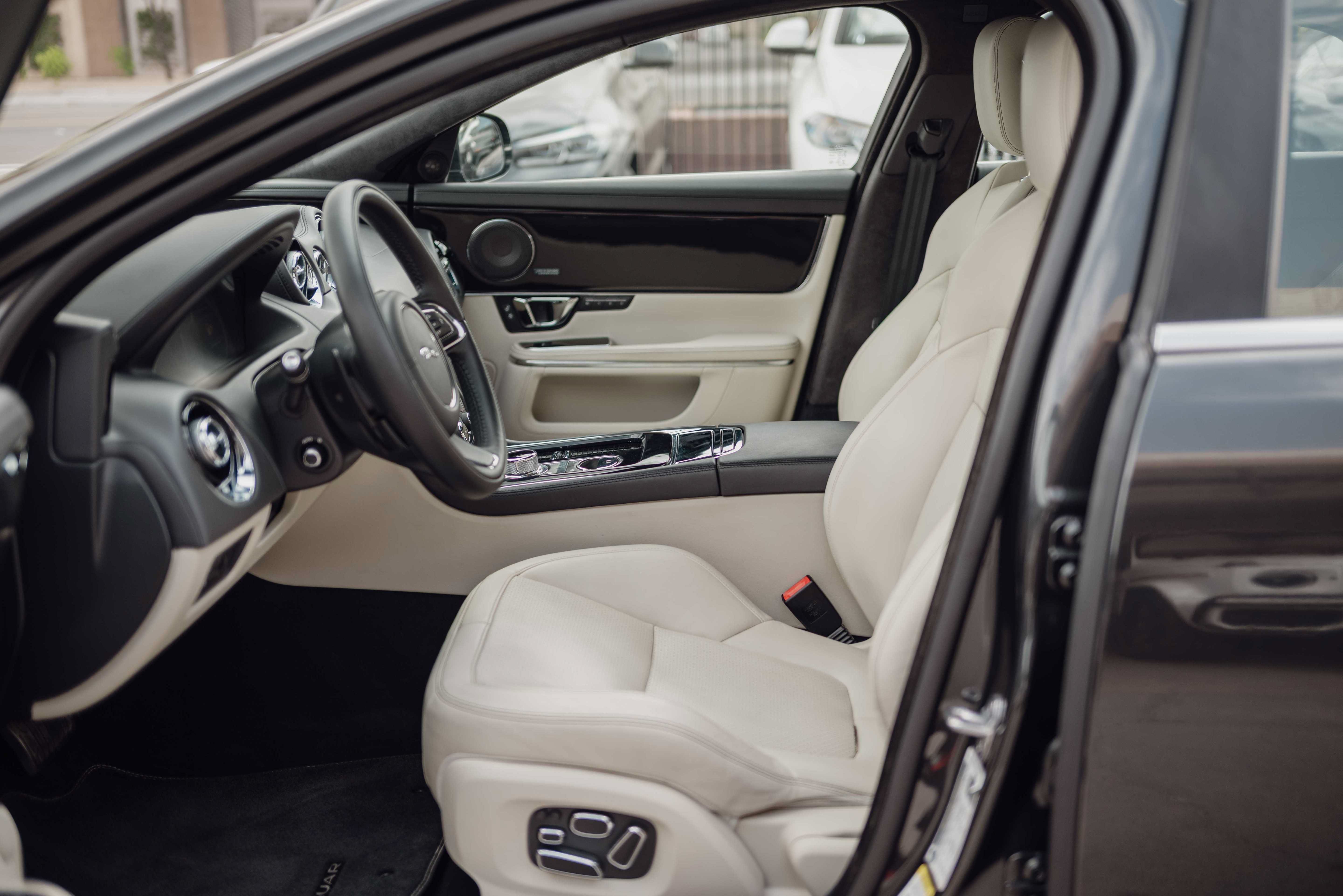 Used 2015 Jaguar XJ RWD image 7