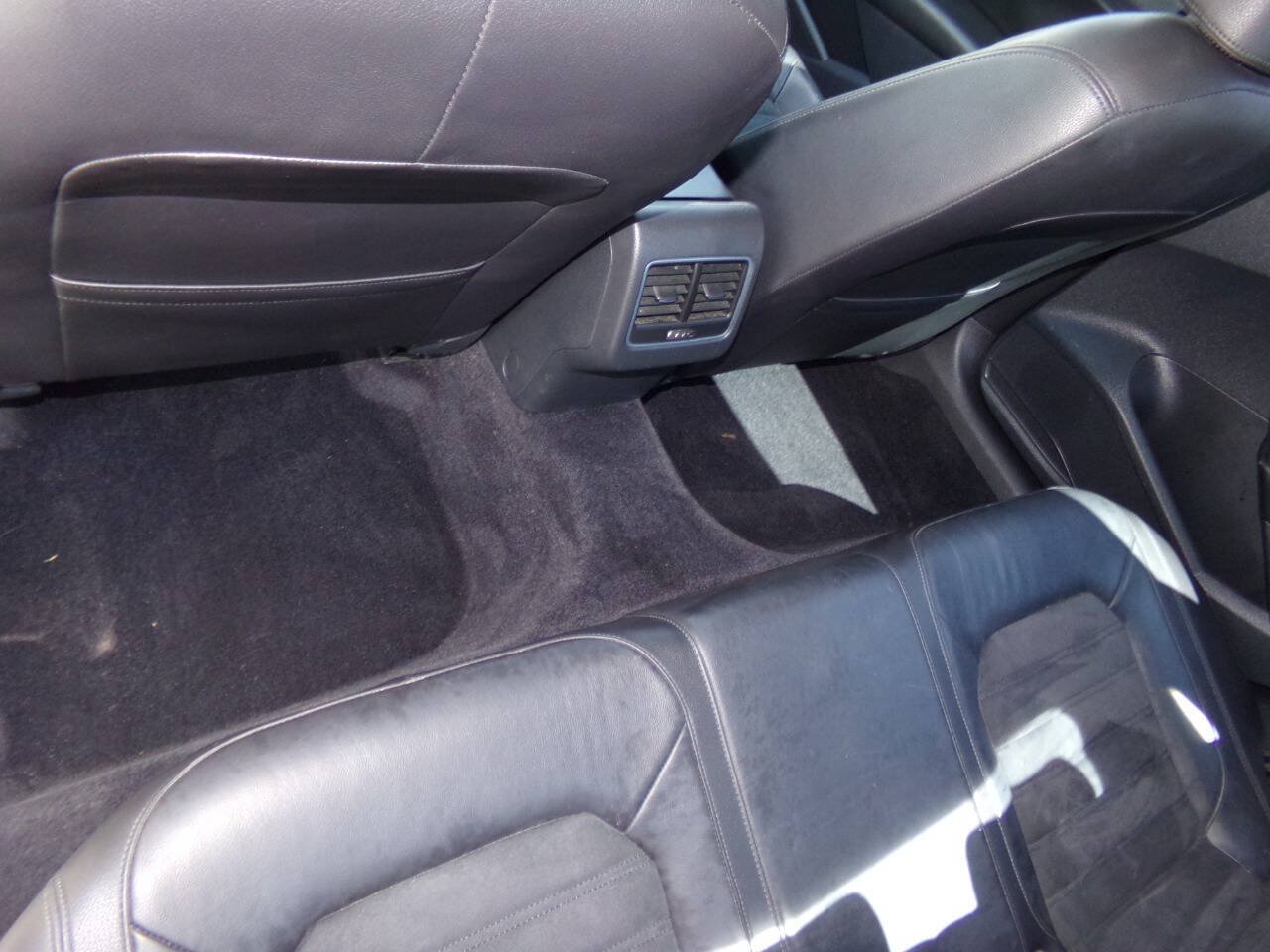 Used 2013 Volkswagen Passat TDI SEL Premium FWD image 15