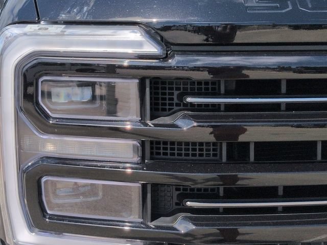 Certified 2025 Ford F350 Platinum w/ FX4 Off-Road Package AWD/4WD image 9