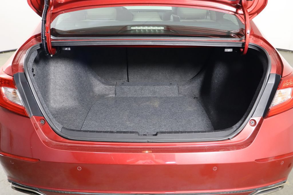 Used 2018 Honda Accord Touring image 16