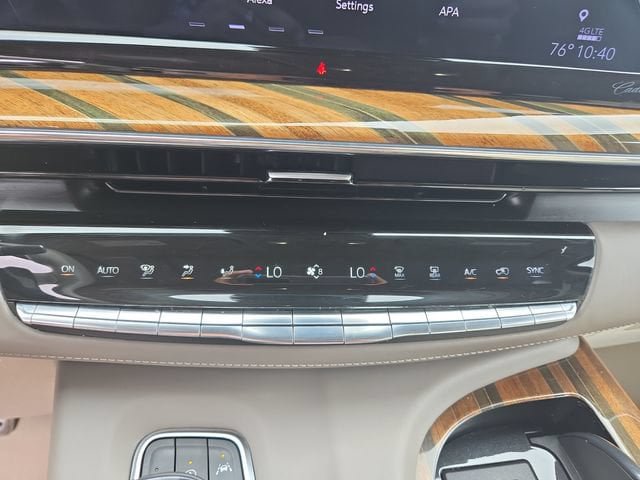 Certified 2023 Cadillac Escalade Premium Luxury Platinum w/ LPO, Radiant Package AWD/4WD image 32