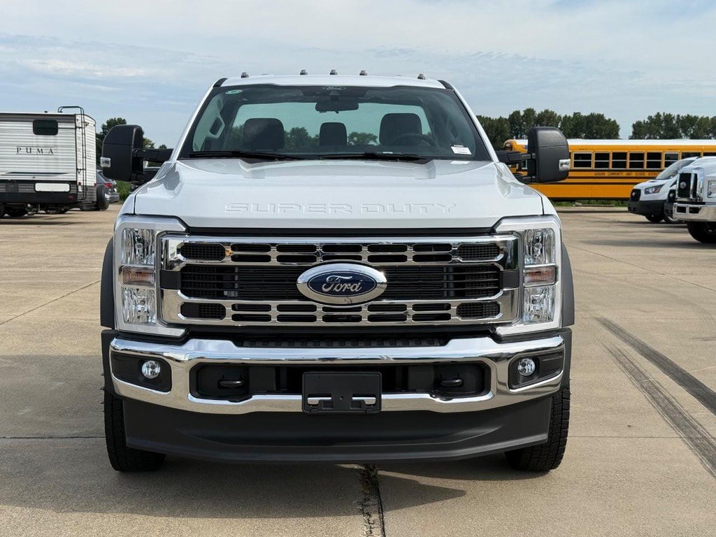 New 2026 Ford F450 XL w/ XL Chrome Package AWD/4WD image 2