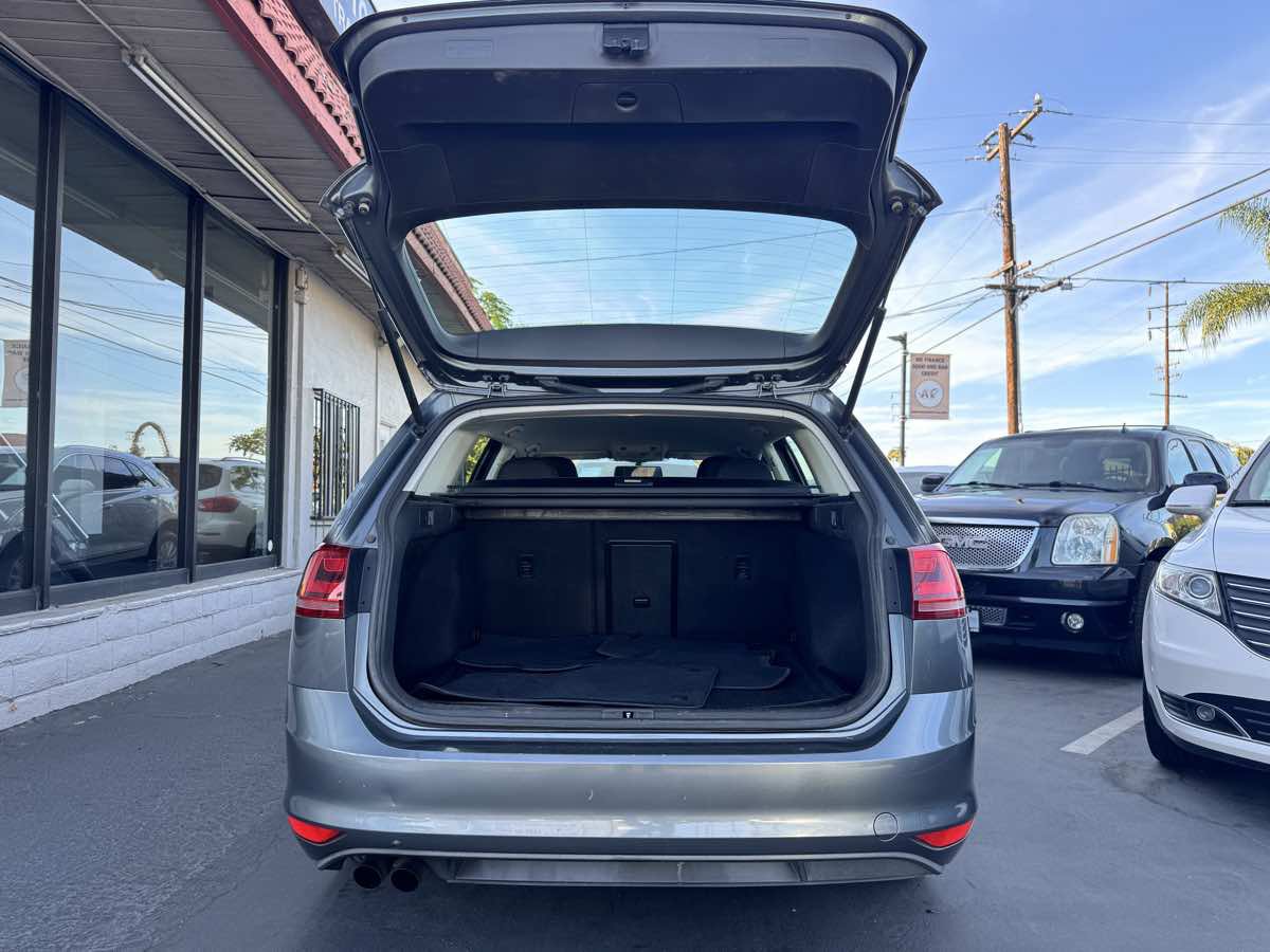 Used 2016 Volkswagen Golf S FWD image 17