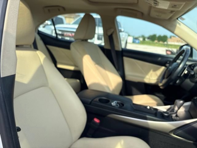 Used 2016 Lexus IS 200t RWD image 37