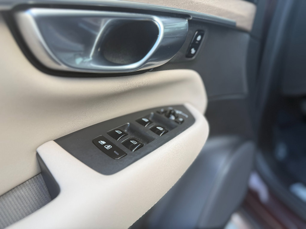 New 2026 Volvo XC90 B6 Ultra w/ Lounge Package image 14