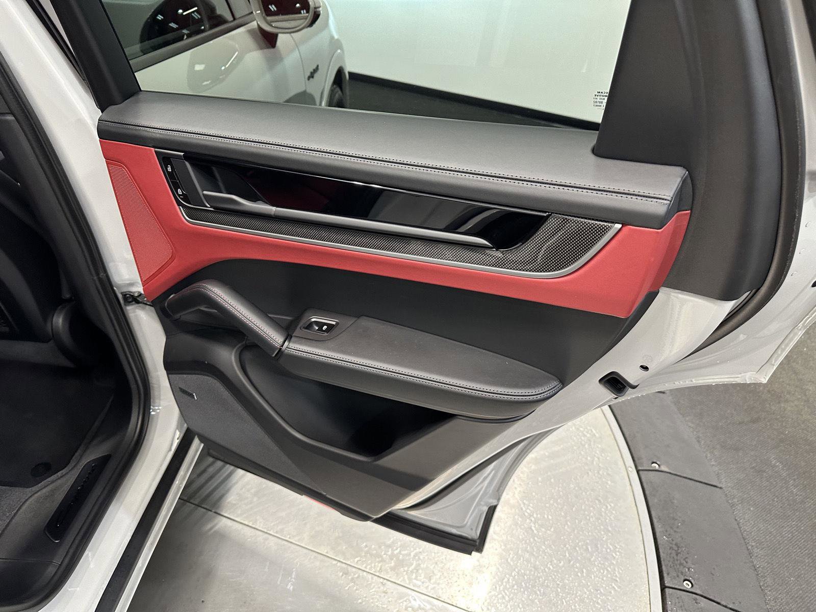 Certified 2025 Porsche Cayenne Turbo image 41