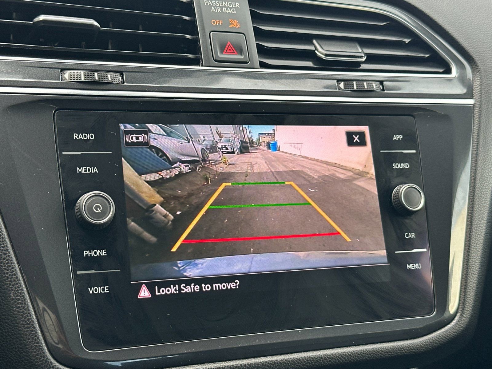 Used 2022 Volkswagen Tiguan SE FWD image 22