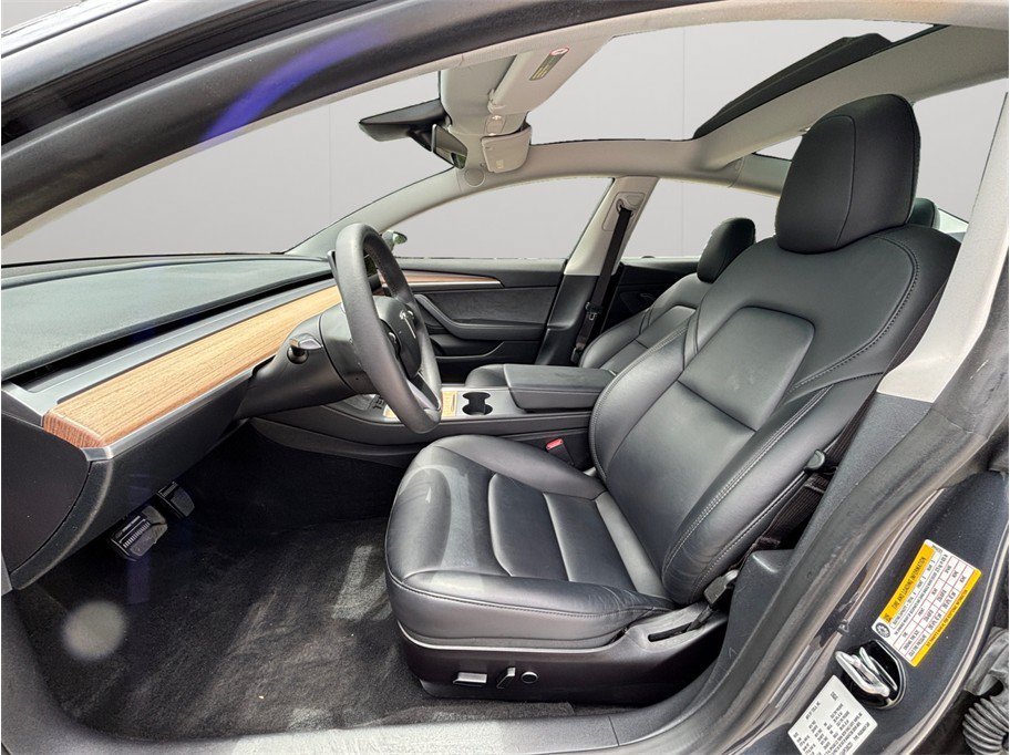 Used 2023 Tesla Model 3 Standard Range RWD image 2