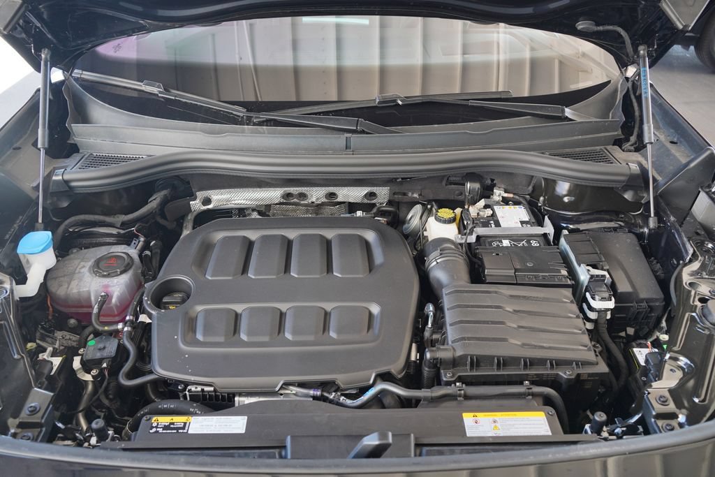 New 2026 Volkswagen Tiguan SEL R-Line AWD/4WD image 14