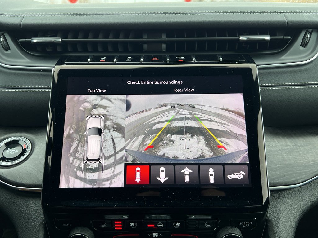 Used 2024 Jeep Grand Cherokee L Overland w/ Advanced Protech Group III image 30