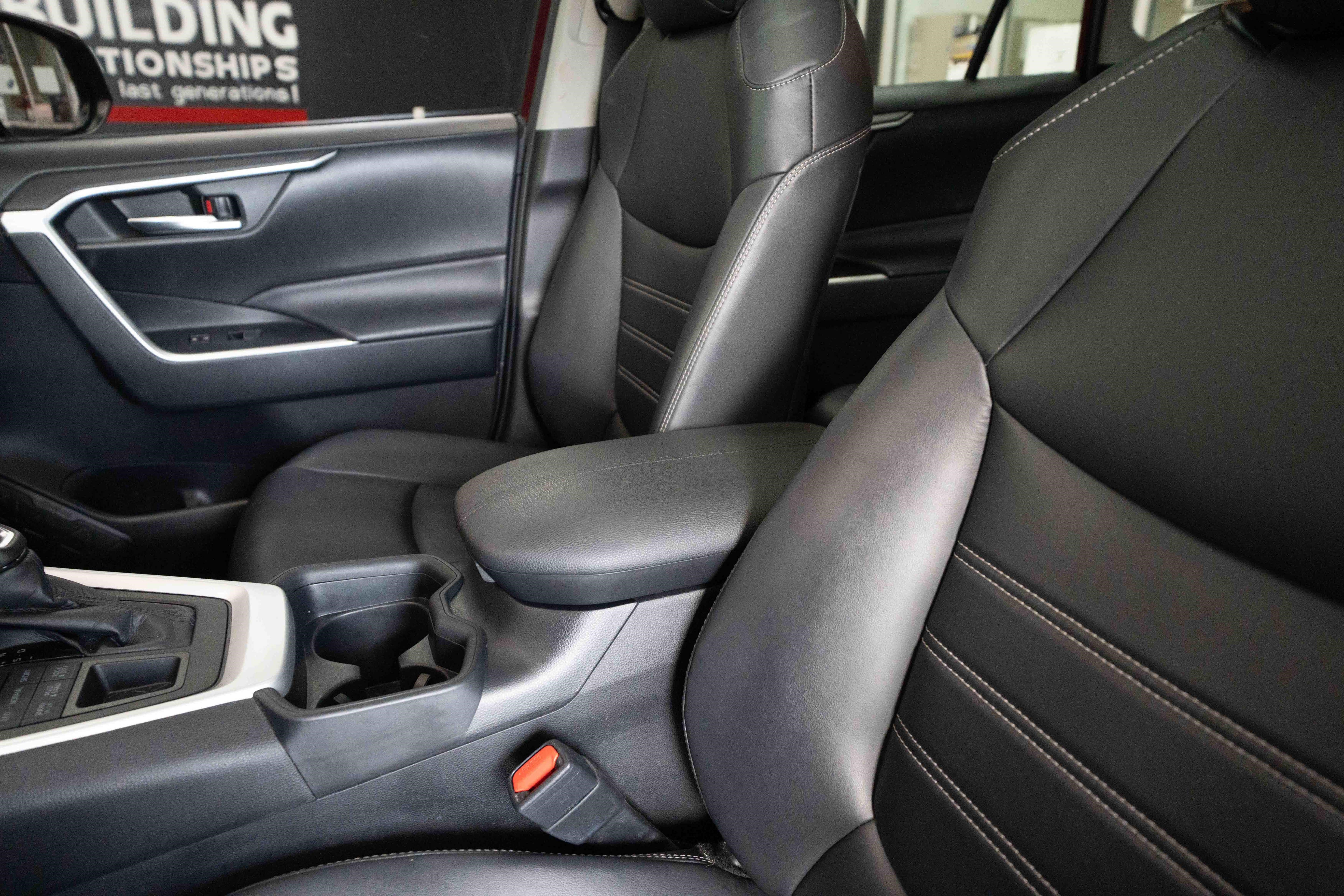Certified 2020 Toyota RAV4 XLE Premium AWD/4WD image 11