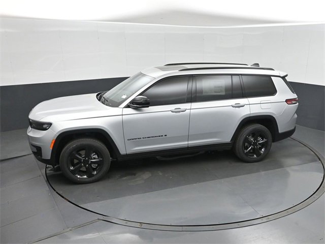 New 2025 Jeep Grand Cherokee L Altitude image 28