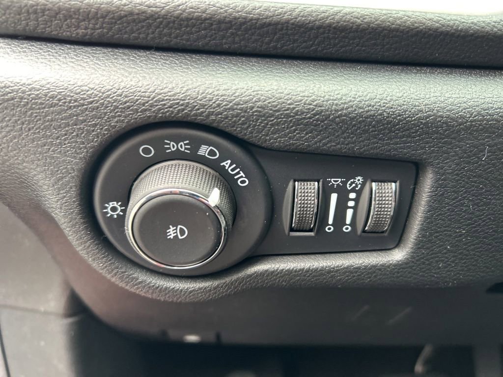 New 2026 Chrysler Pacifica Select image 20